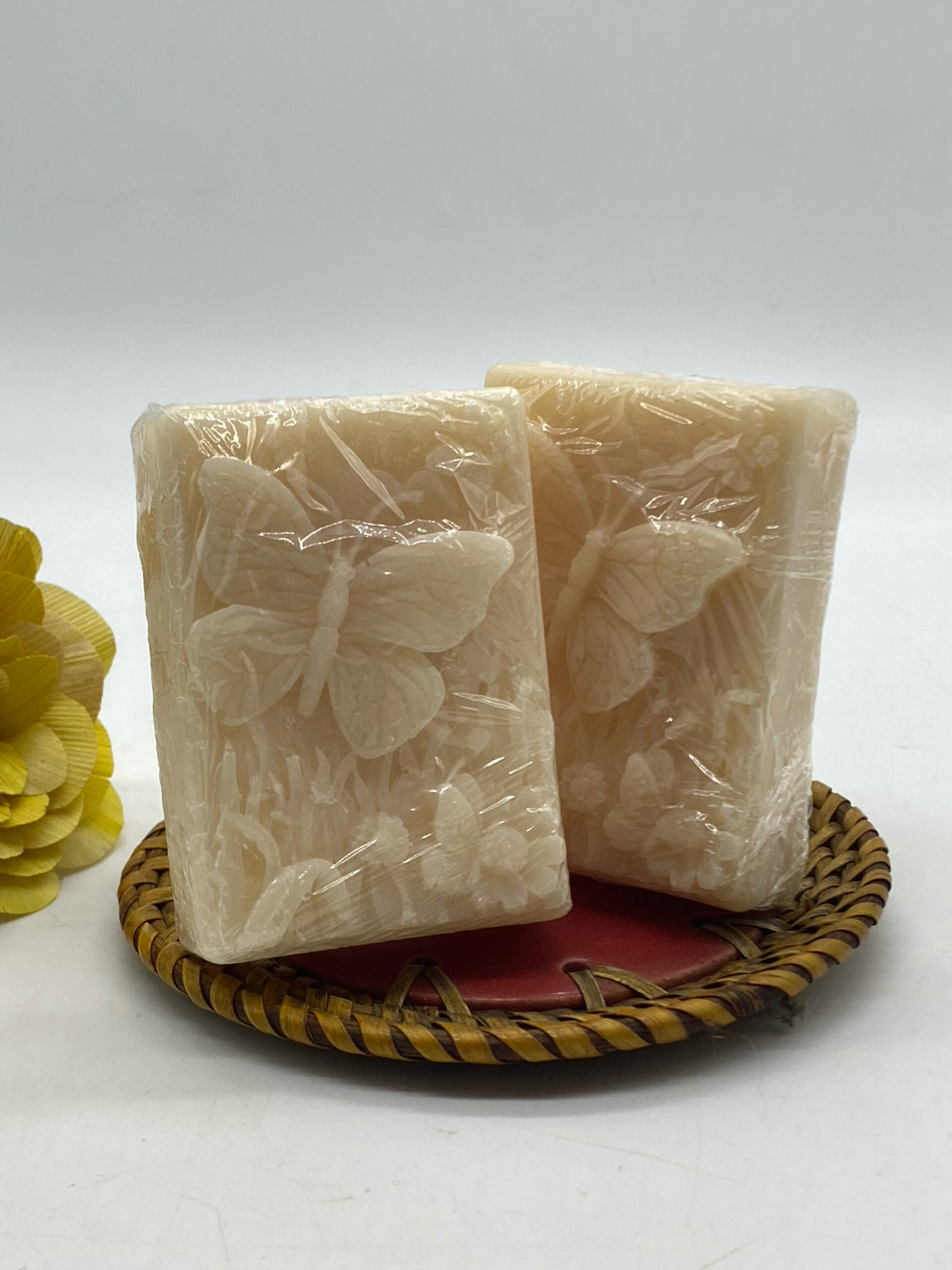 sakura-soap-butterfly-square-shape-%e1%9e%9f%e1%9e%b6%e1%9e%94%e1%9f%8a%e1%9e%bc%e1%9e%9f%e1%9e%b6%e1%9e%80%e1%9e%bc%e1%9e%9a%e1%9f%89%e1%9e%b6-%e1%9e%87%e1%9f%92%e1%9e%9a%e1%9e%bb%e1%9e%84%e1%9e%9a