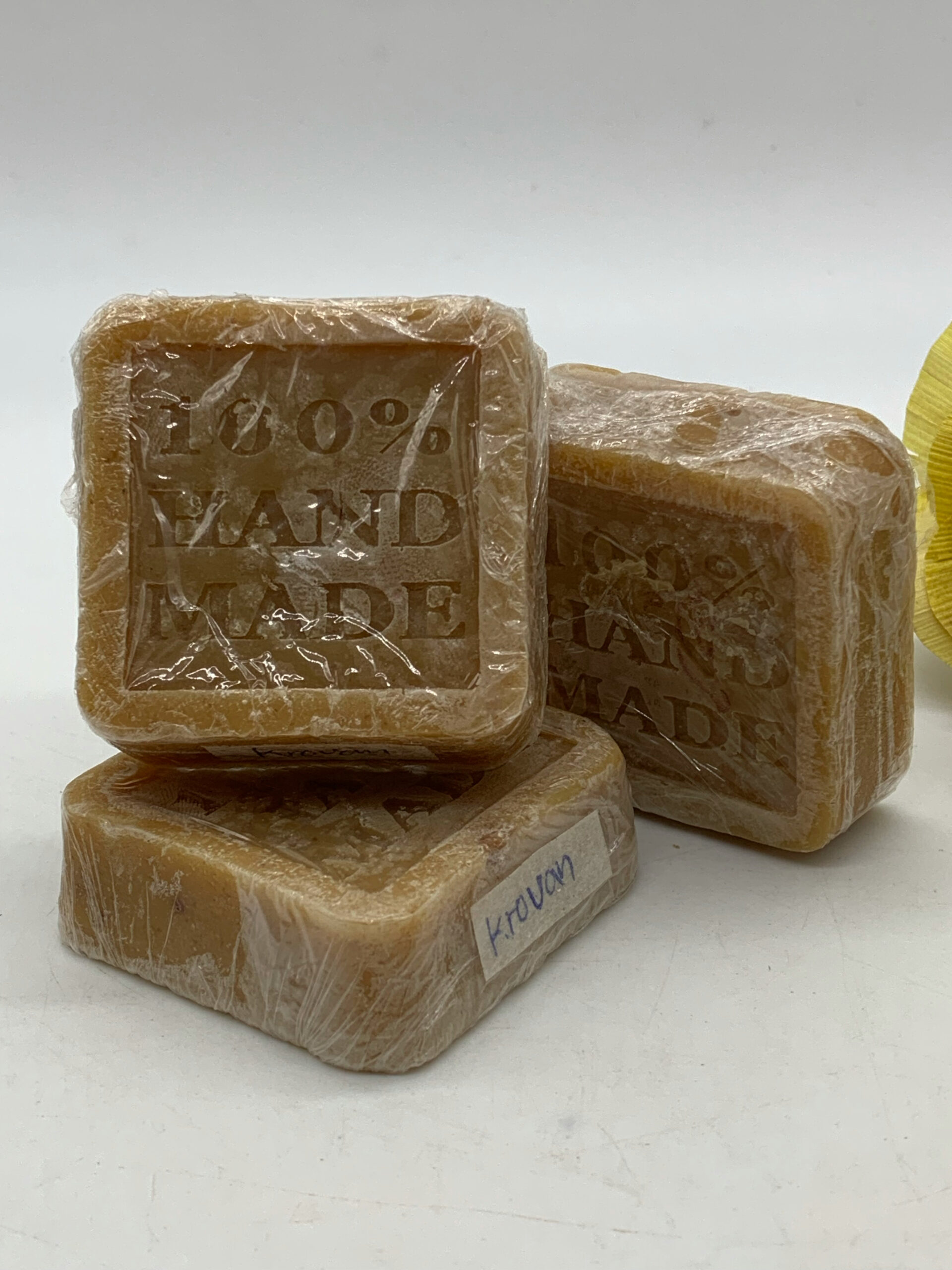 krovan-soap-square-shape-100-hand-made-%e1%9e%9f%e1%9e%b6%e1%9e%94%e1%9f%8a%e1%9e%bc%e1%9e%80%e1%9f%92%e1%9e%9a%e1%9e%9c%e1%9f%89%e1%9e%b6%e1%9e%93%e1%9f%8b-%e1%9e%94%e1%9e%bd%e1%9e%93%e1%9e%87