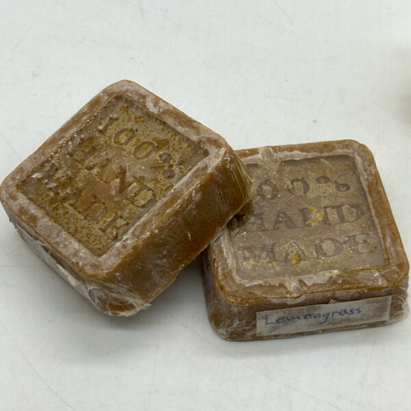 lemongrass-soap-square-shape-%e1%9e%9f%e1%9e%b6%e1%9e%94%e1%9f%8a%e1%9e%bc%e1%9e%9f%e1%9f%92%e1%9e%9b%e1%9e%b9%e1%9e%80%e1%9e%82%e1%9f%92%e1%9e%9a%e1%9f%83-%e1%9e%94%e1%9e%bd%e1%9e%93%e1%9e%87