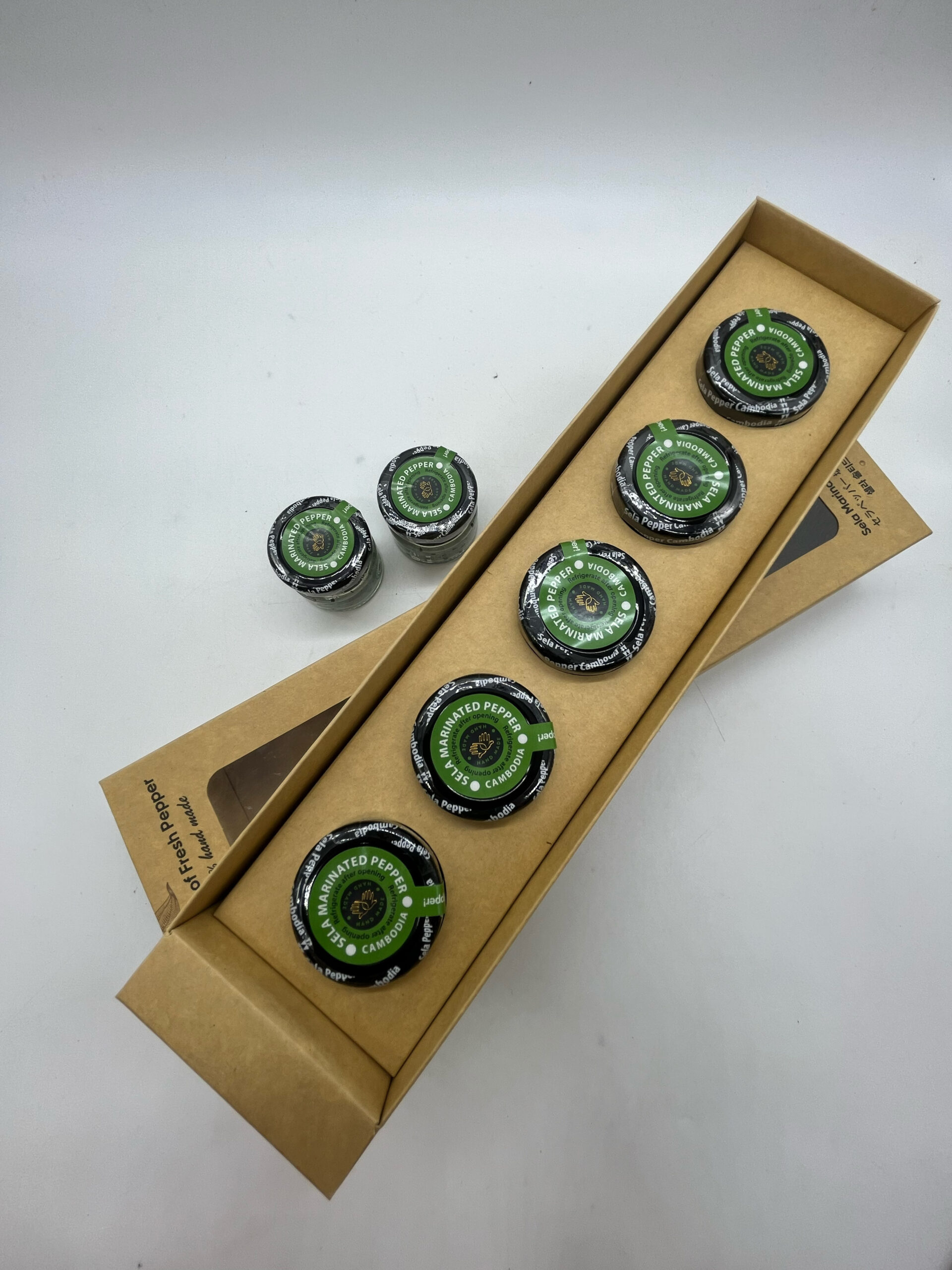 sela-marinated-pepper-gift-with-5pcs-%e1%9e%88%e1%9e%bb%e1%9e%8f%e1%9e%80%e1%9e%b6%e1%9e%8a%e1%9e%bc%e1%9e%98%e1%9f%92%e1%9e%9a%e1%9f%81%e1%9e%85%e1%9e%87%e1%9f%92%e1%9e%9a%e1%9e%80%e1%9f%8b-5-bottl