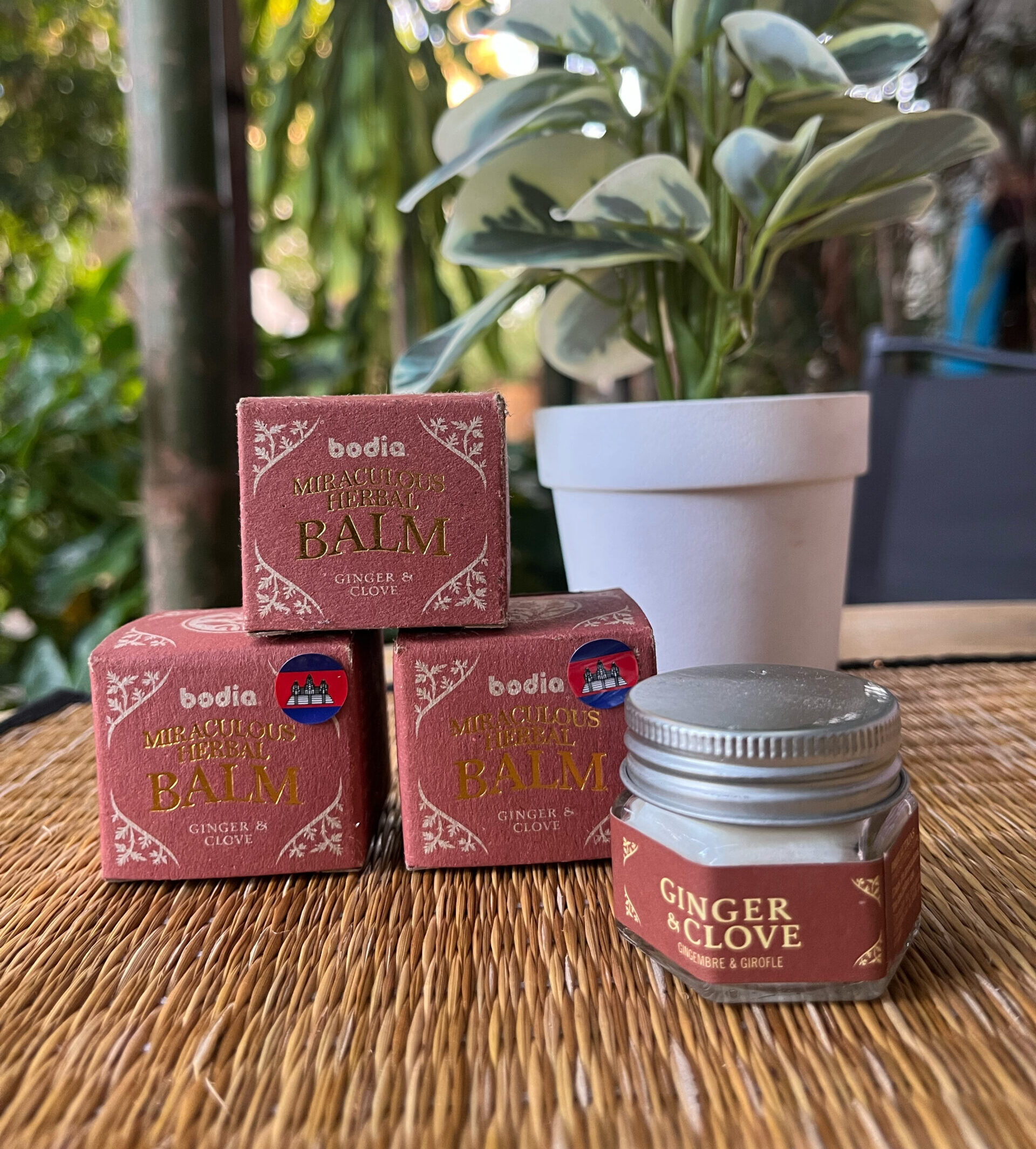 miraculous-herbal-balm-ginger-clove-%e1%9e%94%e1%9f%92%e1%9e%9a%e1%9f%81%e1%9e%84%e1%9e%80%e1%9e%bc%e1%9e%a1%e1%9e%b6%e1%9e%81%e1%9f%92%e1%9e%89%e1%9e%b8%e1%9e%93%e1%9e%b7%e1%9e%84%e1%9e%95