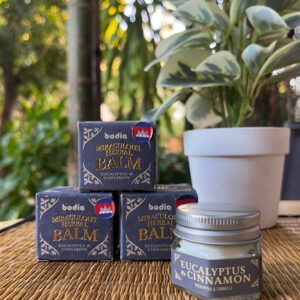 miraculous-herbal-balm-eucalyptus-cinnamon-%e1%9e%94%e1%9f%92%e1%9e%9a%e1%9f%81%e1%9e%84%e1%9e%80%e1%9e%bc%e1%9e%a1%e1%9e%b6%e1%9e%94%e1%9f%92%e1%9e%9a%e1%9f%81%e1%9e%84%e1%9e%81%e1%9f%92%e1%9e%99