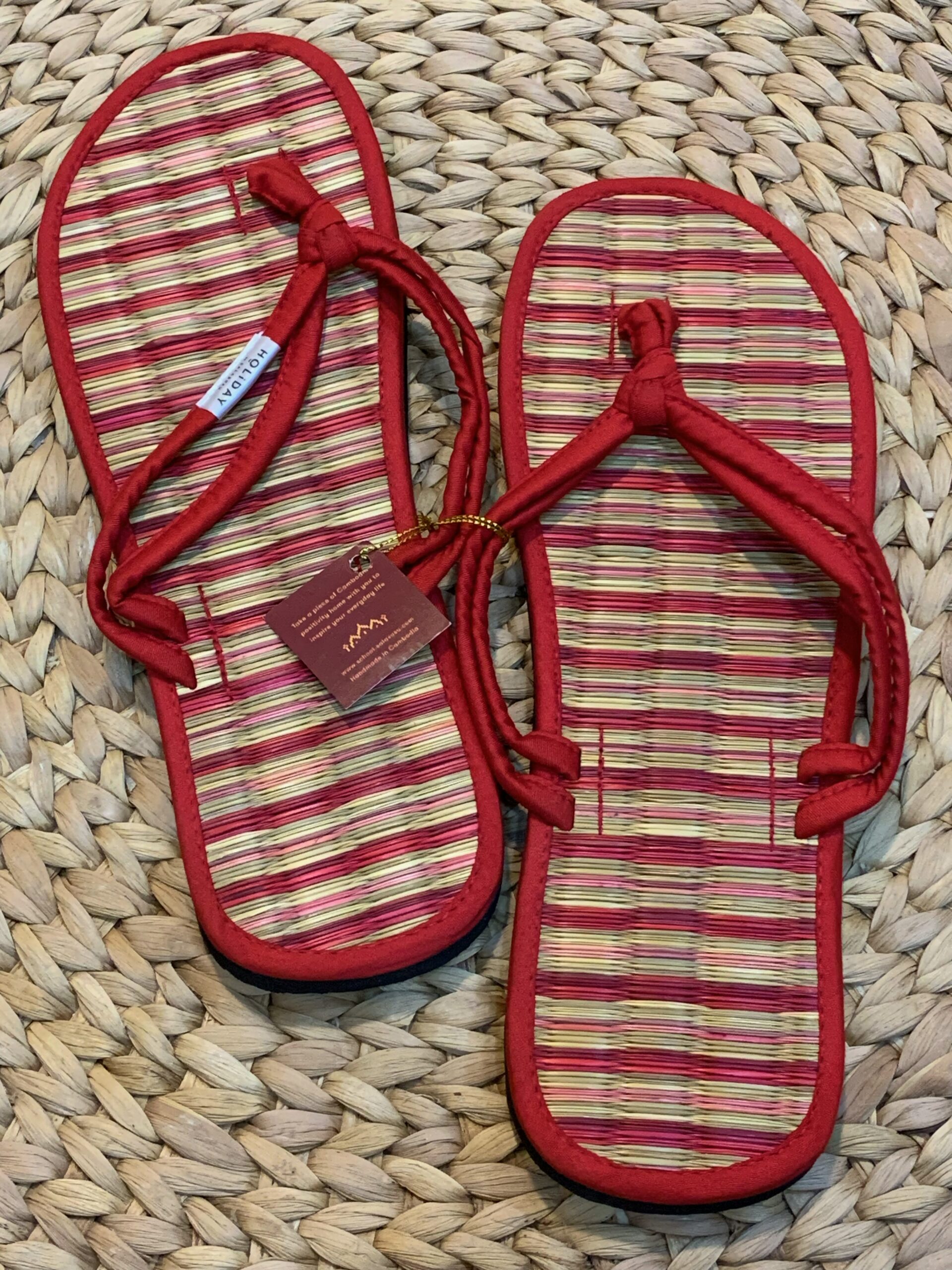 holiday-sandals-tricolor-angkor-sunrise-red-%e1%9e%9f%e1%9f%92%e1%9e%94%e1%9f%82%e1%9e%80%e1%9e%87%e1%9e%be%e1%9e%84%e1%9e%96%e1%9e%8e%e1%9f%8c%e1%9e%80%e1%9f%92%e1%9e%9a%e1%9e%a0%e1%9e%98-l-43