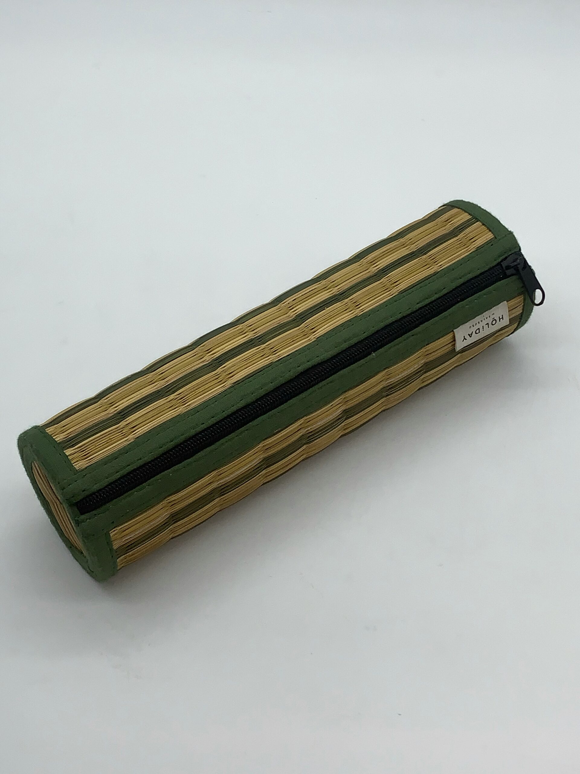 pen-case-round-green-%e1%9e%80%e1%9e%b6%e1%9e%94%e1%9e%bc%e1%9e%94%e1%9e%94%e1%9f%8a%e1%9e%b7%e1%9e%85%e1%9e%98%e1%9e%bc%e1%9e%9b%e1%9e%96%e1%9e%8e%e1%9f%8c%e1%9e%94%e1%9f%83%e1%9e%8f%e1%9e%84